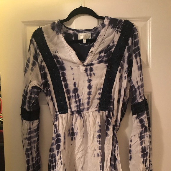 Romeo & Juliet Couture Other - Beach cover up, size small.